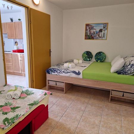 Apartmani Meri Razanj Luaran gambar