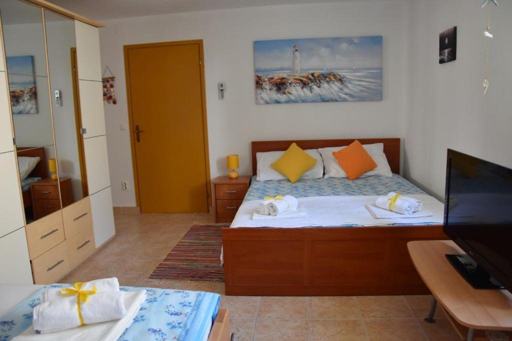 Apartmani Meri Razanj Luaran gambar