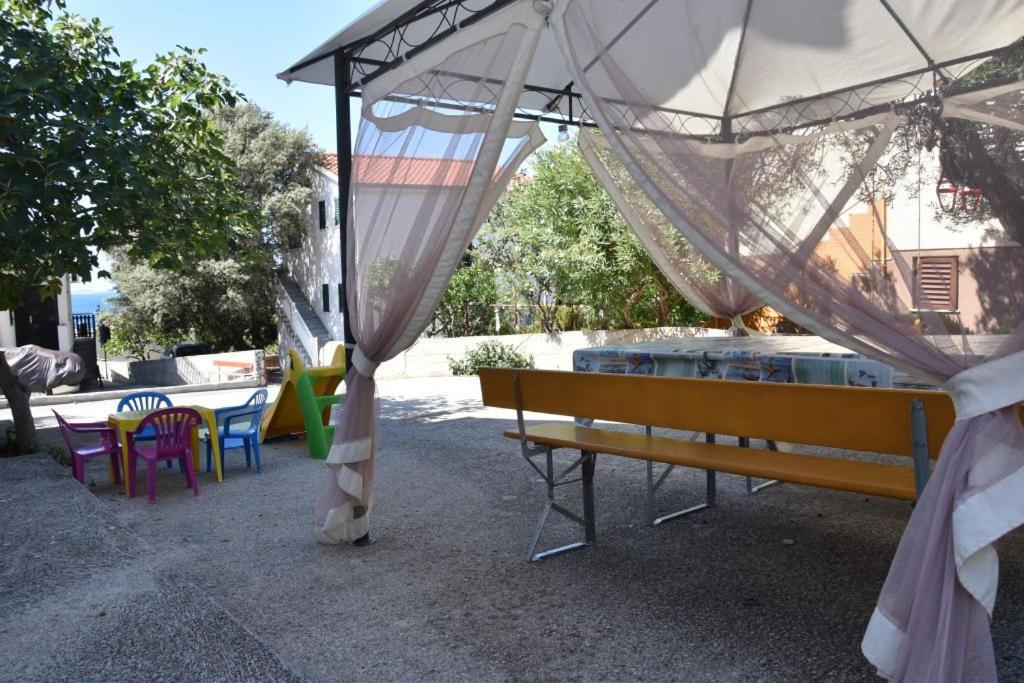 Apartmani Meri Razanj Luaran gambar