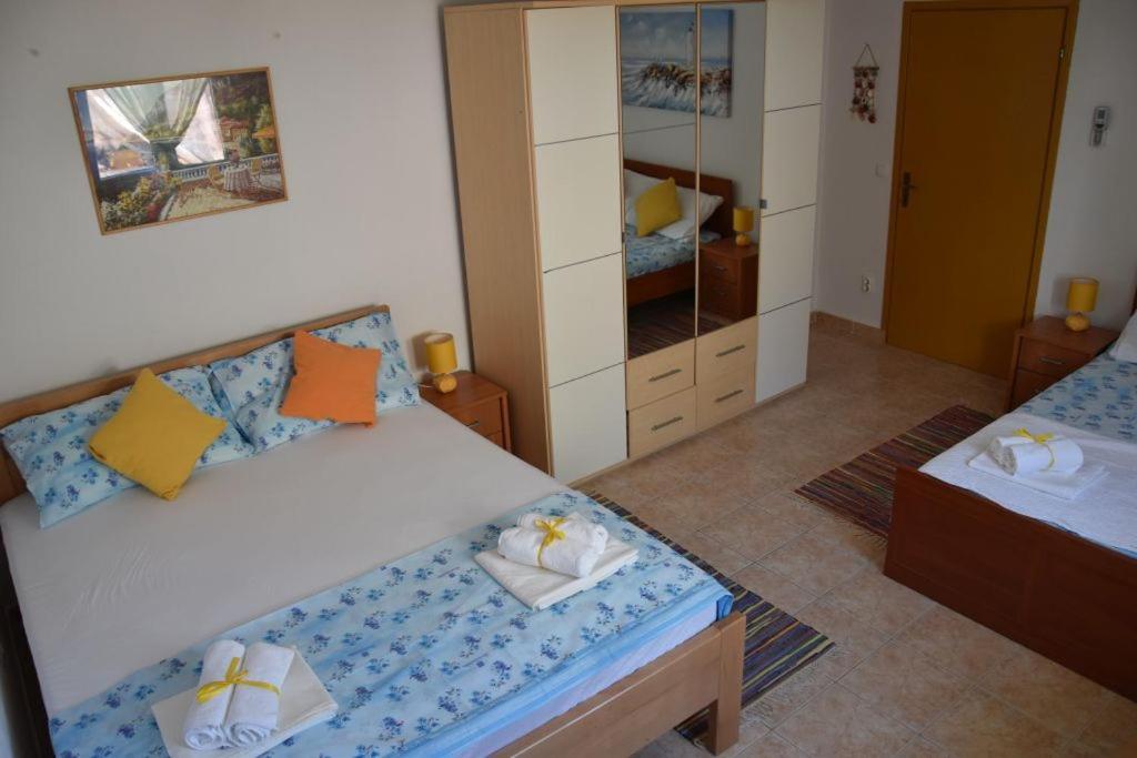 Apartmani Meri Razanj Luaran gambar