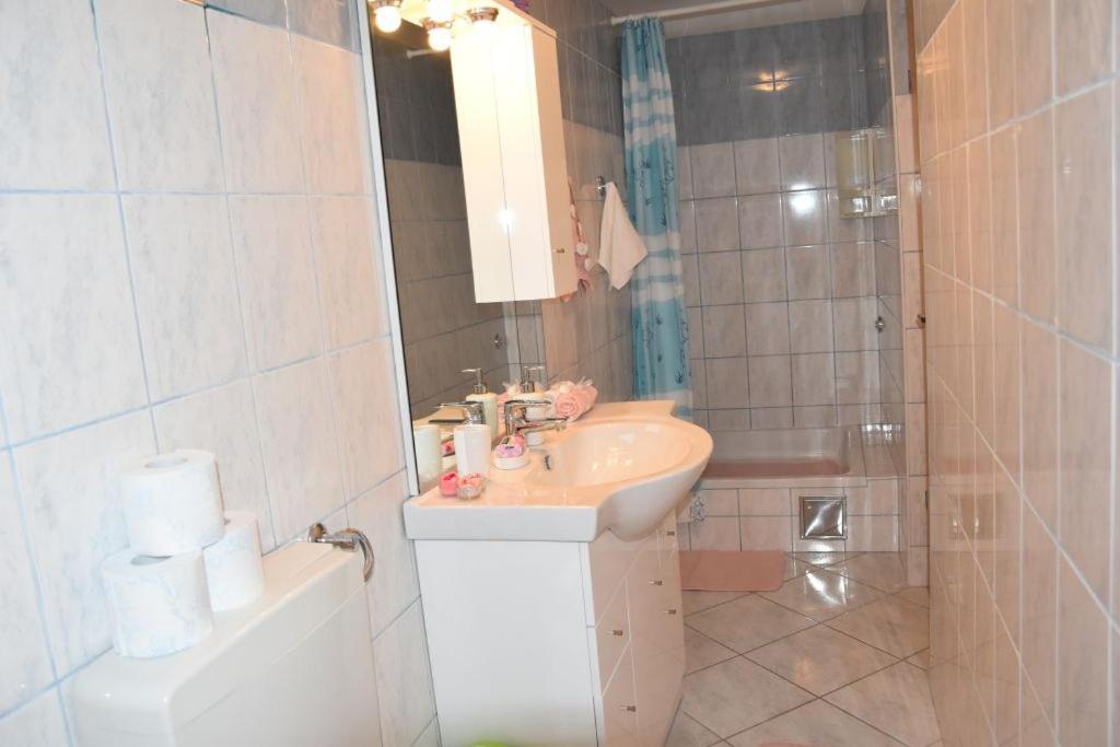 Apartmani Meri Razanj Luaran gambar