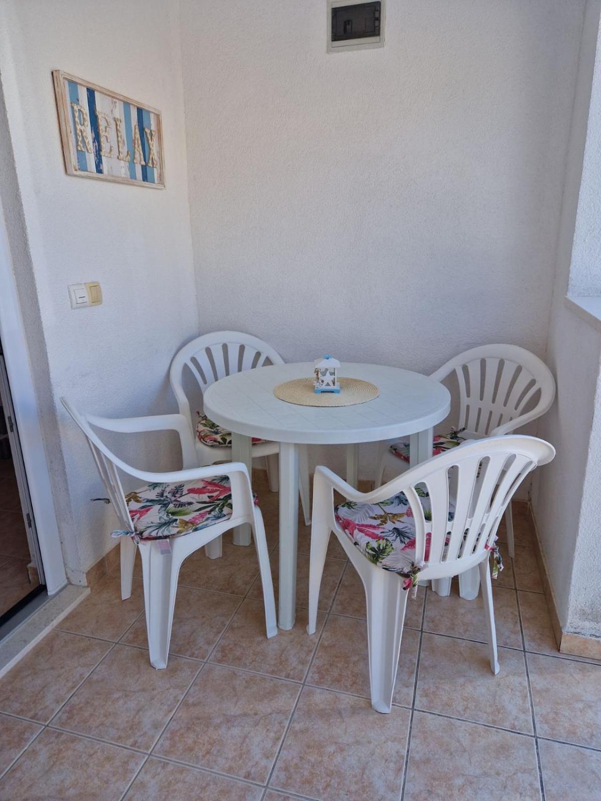 Apartmani Meri Razanj Luaran gambar